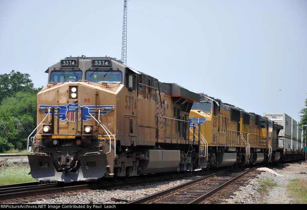 Intermodal cruises east